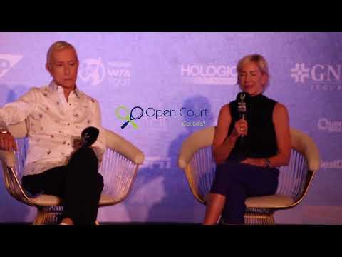 Chris Evert and Martina Navratilova in Cancun at the WTA Finals