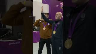 He dropped his medal 🤦‍♂️