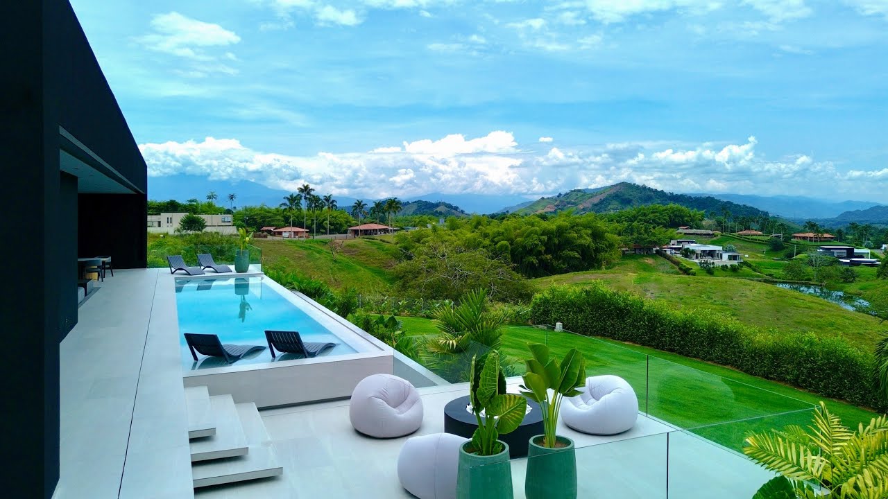 Majestuosa casa campestre amoblada con vista a los nevados en Malabar Condominio Campestre. Pereira.
