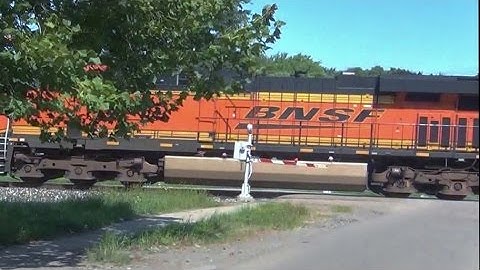 BNSF Power on NS 23K Train
