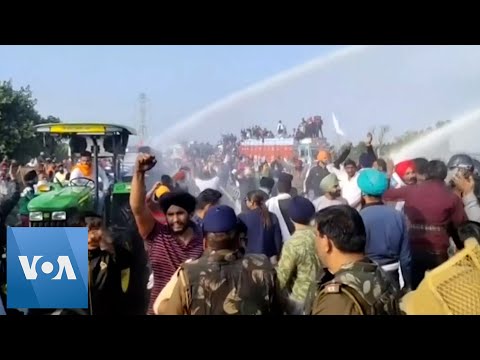 Indian Farmers Continue to Clash With Police