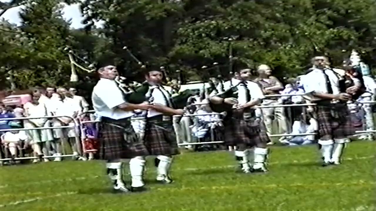Ballinderry Bridge Pipe Band - Banbridge 1998