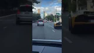 EXTREMELY LOUD AVENTADOR S CUTTING IN TRAFFIC