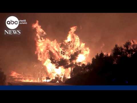 Hundreds of thousands flee as wildfires close in on French city