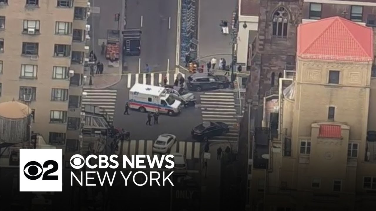 Car slams into utility pole in Midtown Manhattan - YouTube