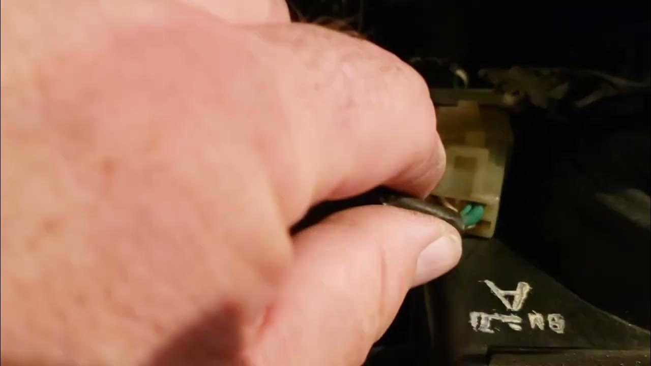 How to replace headlight bulbs on a Honda Goldwing GL1500 Aspencade