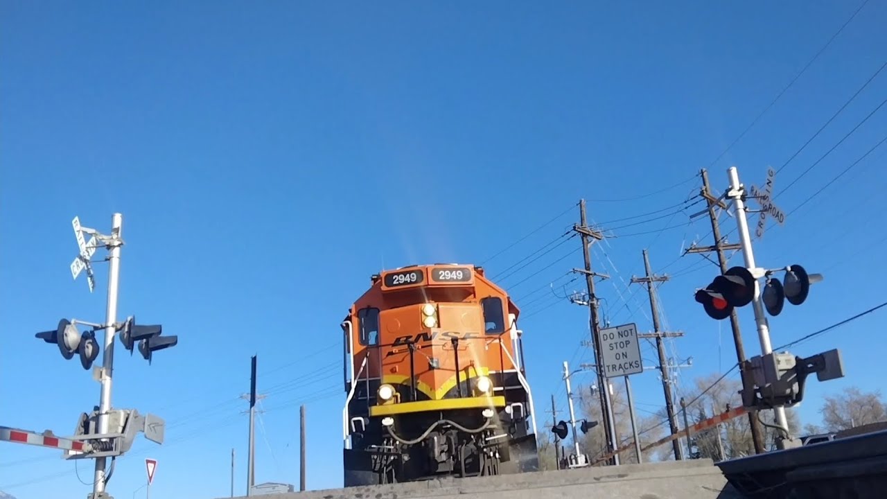 BNSF Pikes Peak local runs over my camera - YouTube