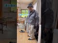 サッカー勝って嬉しそうなおじいやん。