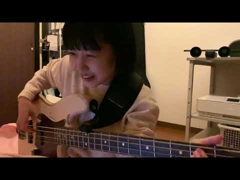 初めてベース弾いてみた！