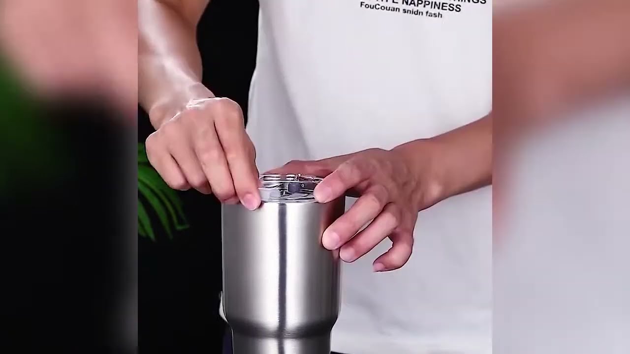 Stainless Steel Vacuum Insulation Travel Mug with Reusable Straw and Crystal Clear Lid