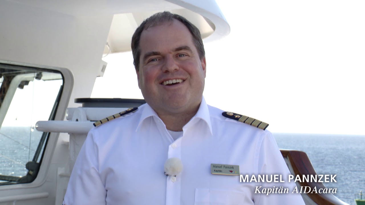 Unsere Kapitäne der AIDA Flotte wünschen frohe Weihnachten!