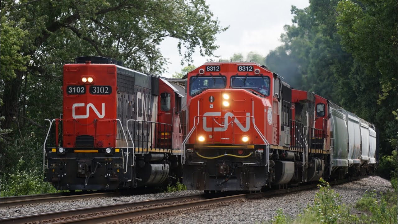 BUSY ACTION at Neenah Ft CSX 1897, meets, EMD leaders and much more
