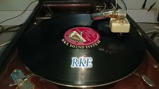 Download Lagu மூங்கில் மரக் காட்டினிலே | Moongil Marakaattinile | Azhagu Nila | Seerkazhi Govindarajan \u0026 Susheela MP3