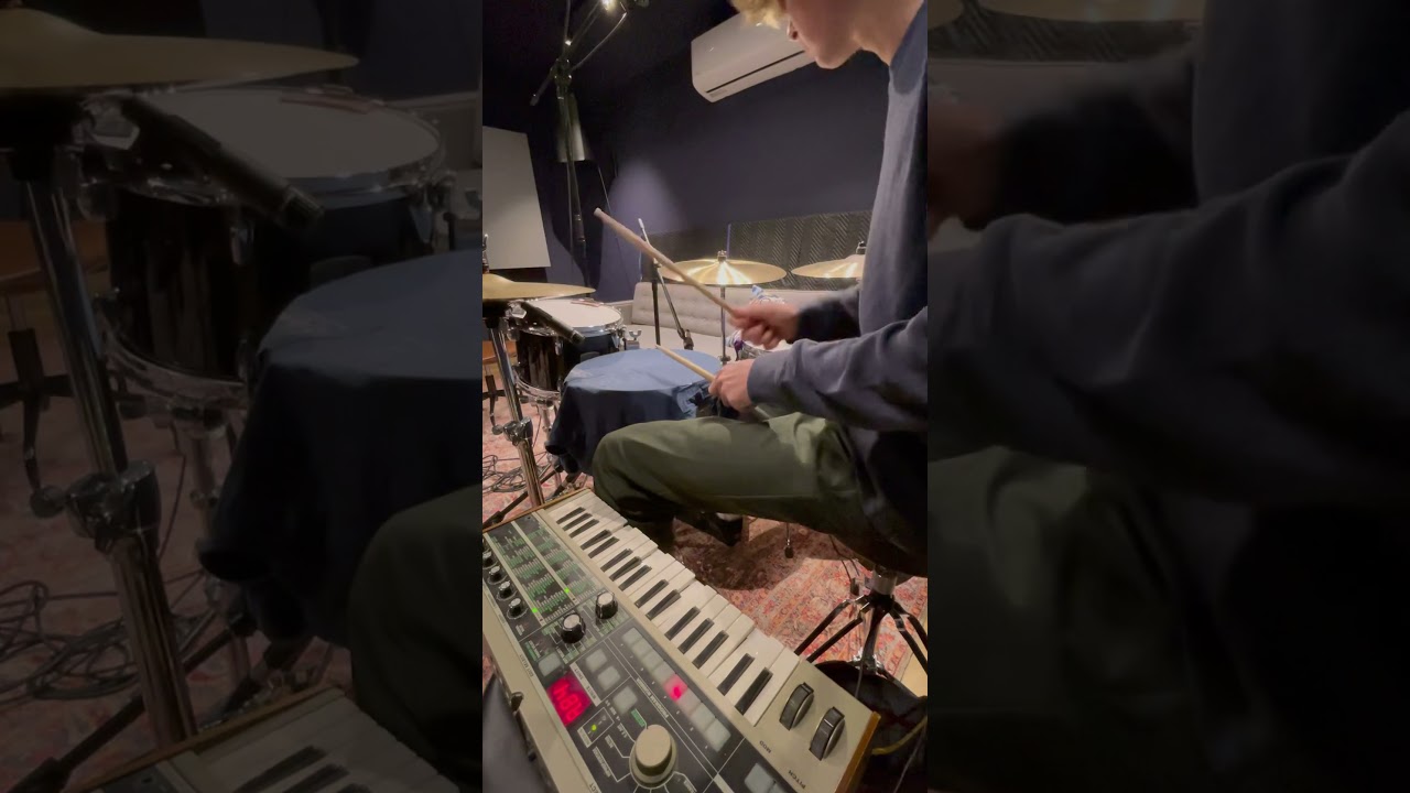 trying out a vocoder mic on the kit today 