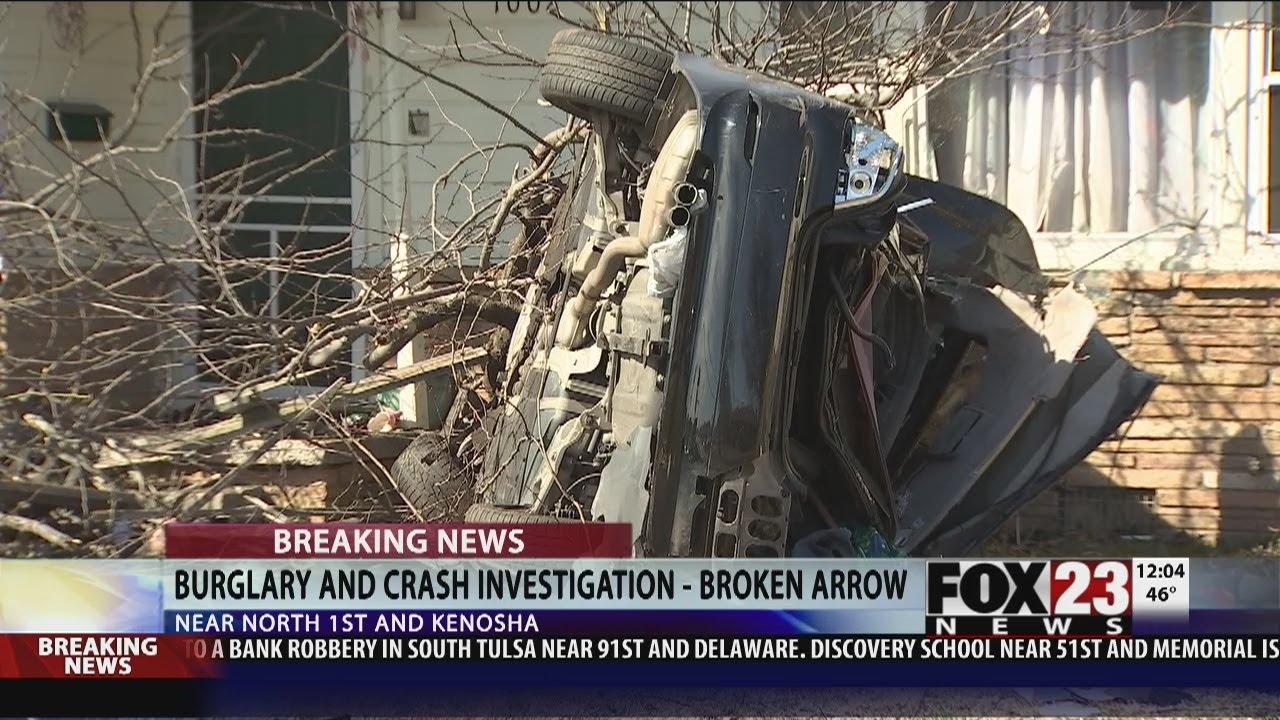 VIDEO: Police chase ends with crash into Broken Arrow house - YouTube