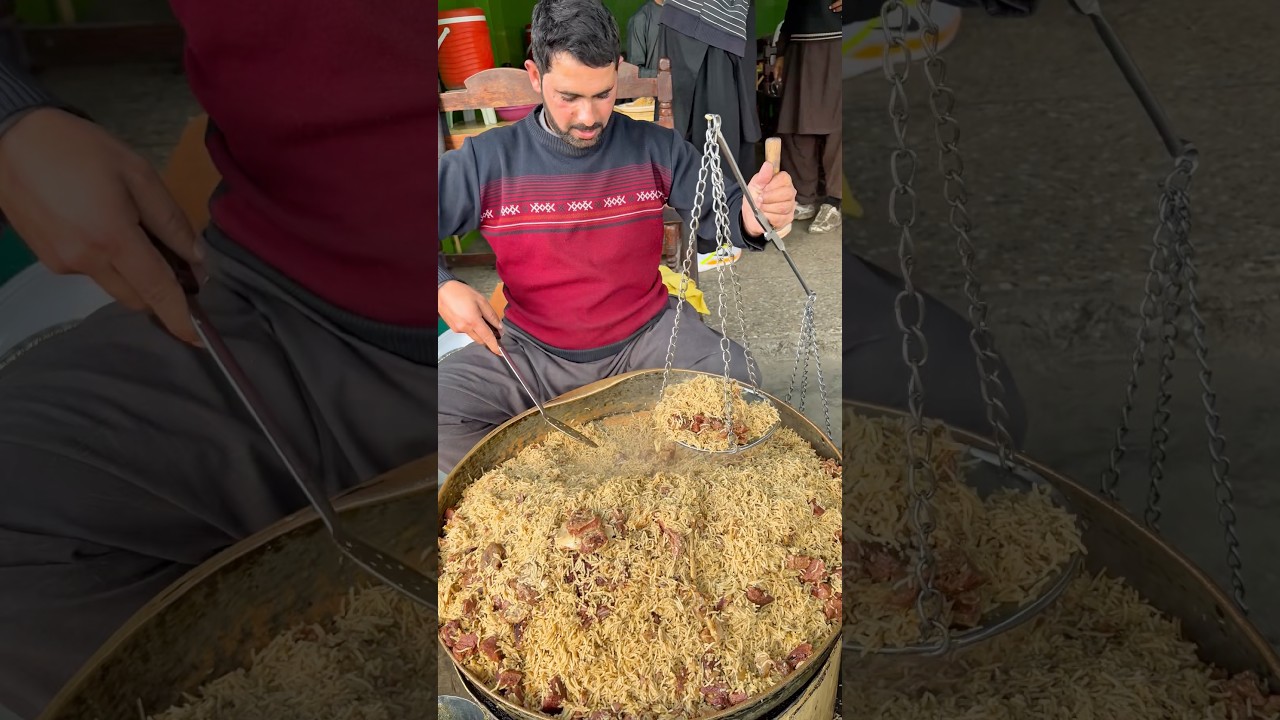 Old Traditional Meat Chawal Selling on Desi Scale | Zaar Nosh Beef Chawal | Pushtoon WeddingDegiRice