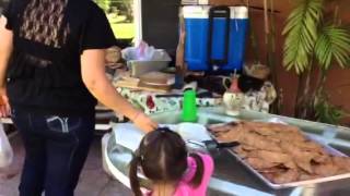 MAma y hija cocinando
