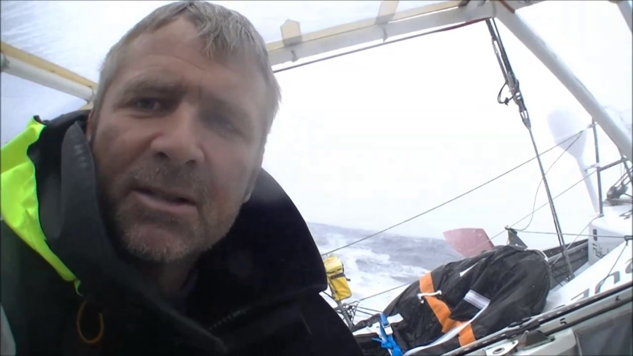 J33 : Yann Eliès se fait rattraper par le front de la dépression / Vendée Globe