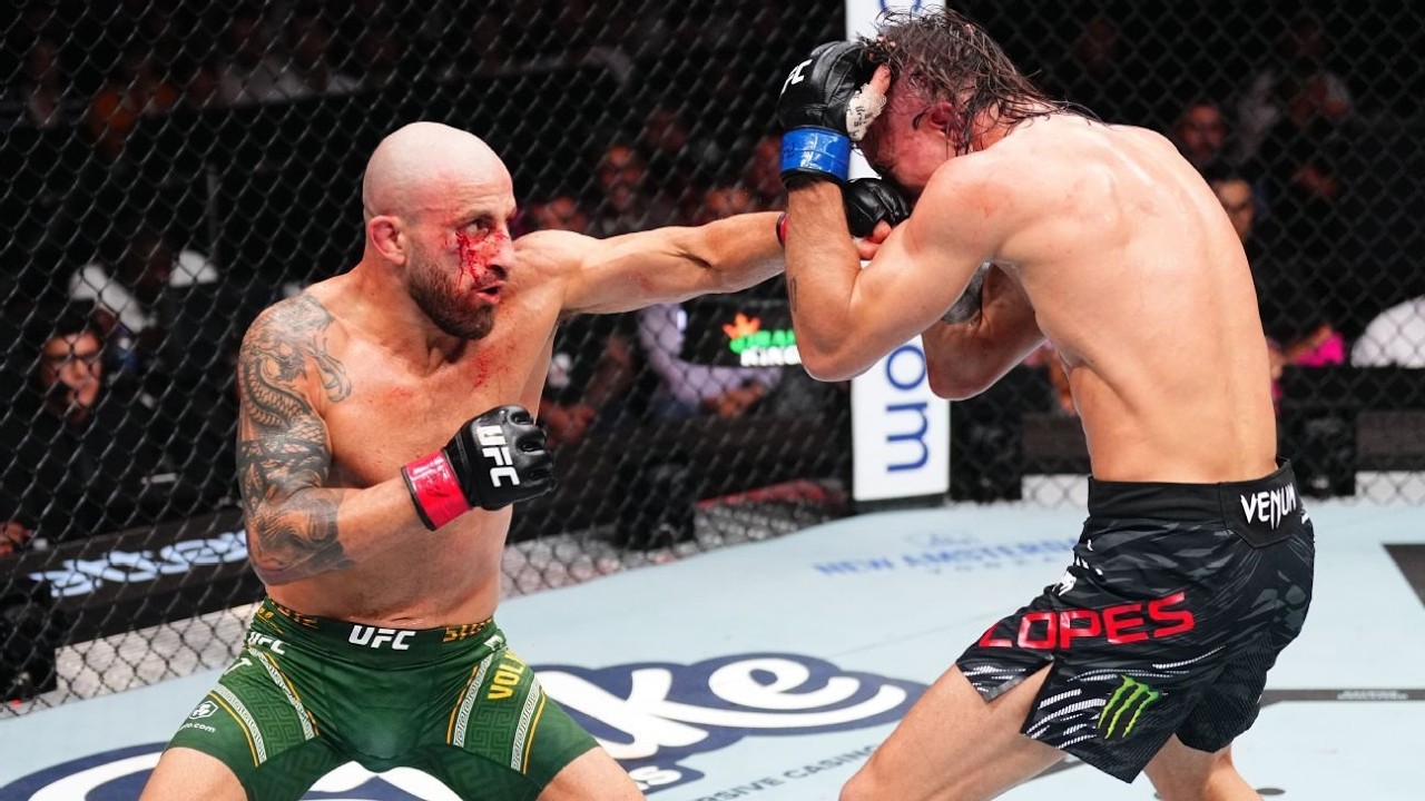 Diego Lopes vs Alexander Volkanovski - FULL FIGHT HIGHLIGHTS | UFC 325