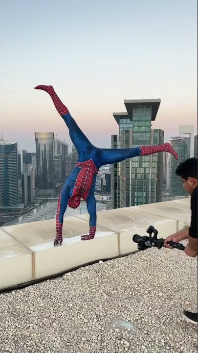 تصوير حقيقي سبايدرمان الرجل العنكبوت / Spider-Man doing Handstand