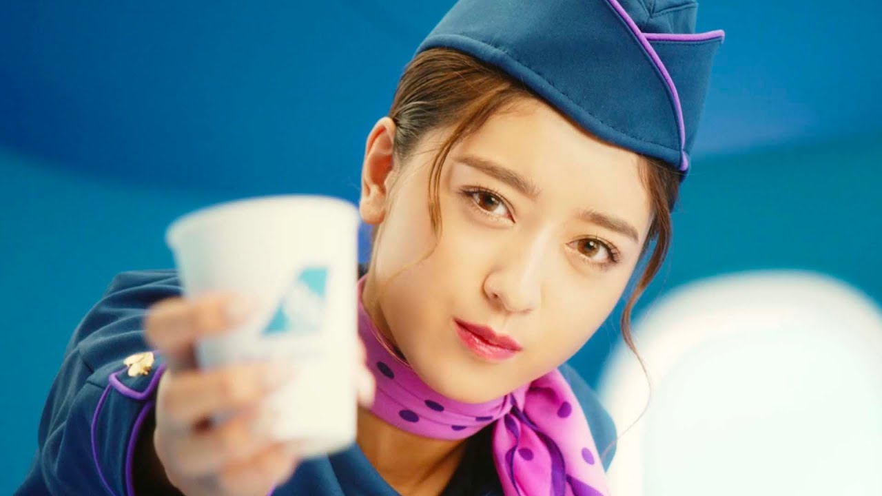 みちょみ みちょぱ、初CA役でもキャラ全開！濃厚目ヂカラ&圧強め／ニベア花王「8