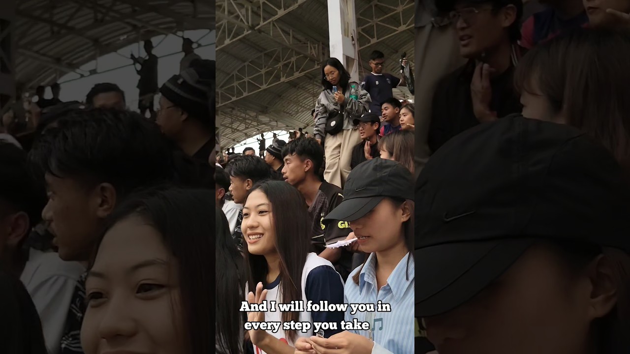 the ardent supporters of the Mon team 🥰