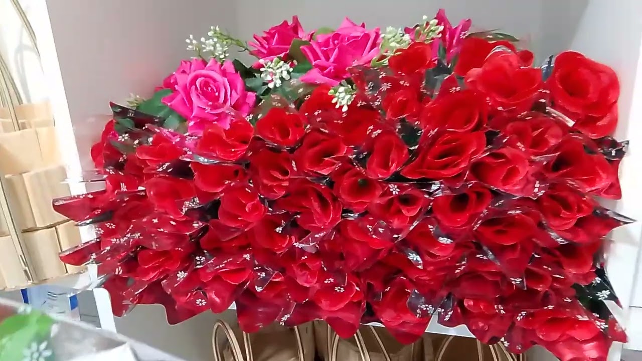 Comprei rosas artificiais para o Dia das Mulher e Dia das Mães Por R$ 1,50 cada
