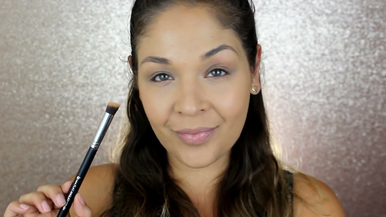 Sculpting with Precision: Mastering the Mini Flat Angled Kabuki Brush by Beauty Junkees