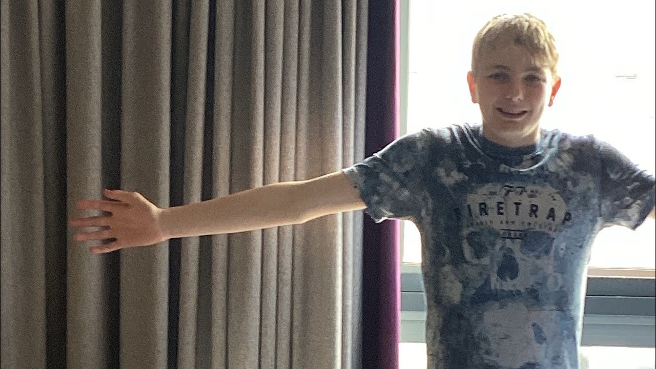 Full hotel room tour premier inn Crawley