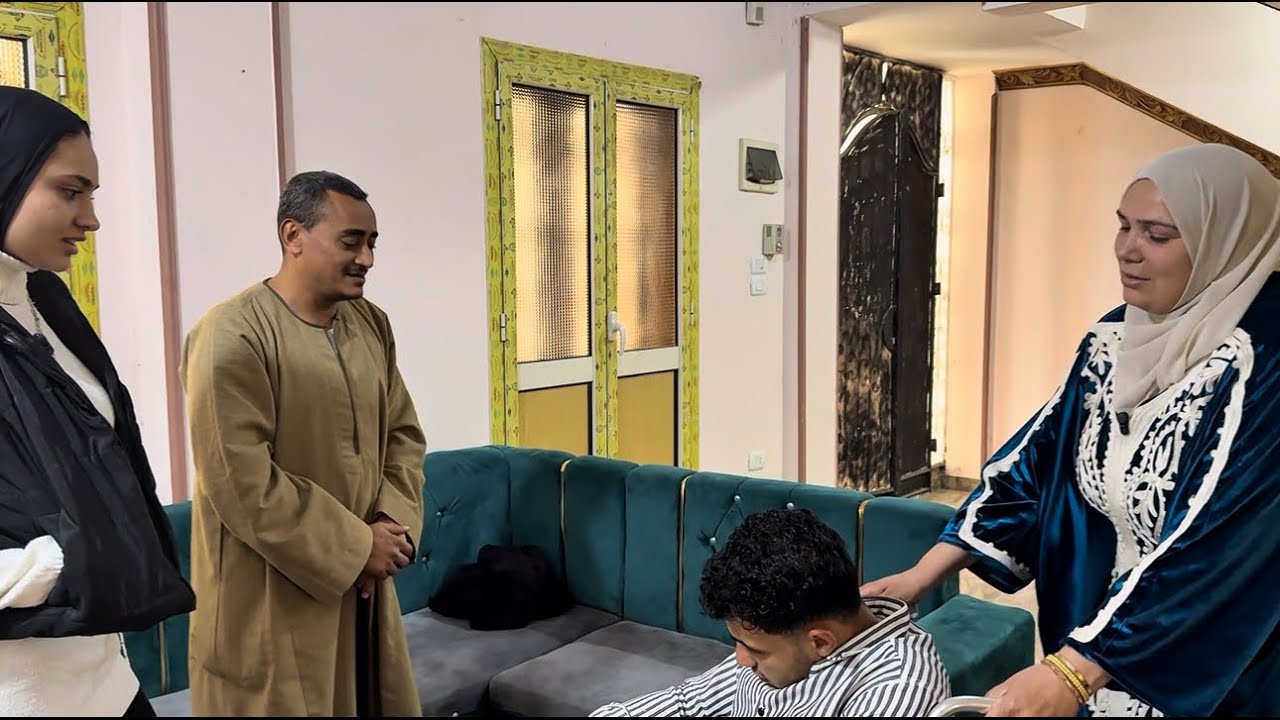 عمل نفسه ما بيمشيش  فاتصلو بامه عشان تخده بعد ما خدو البيت