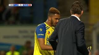 Die tackle was op de bal
