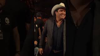Alex Fernández debuta con emotivo tributo a Vicente Fernández en Premios de la R | EstrellaTV
