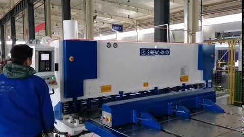 Front Feeding Guillotine Shears 8×3200mm European Style Shearing Machine