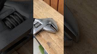 The Right Way To Use An Adjustable Wrench usaconstruction diyhack tools