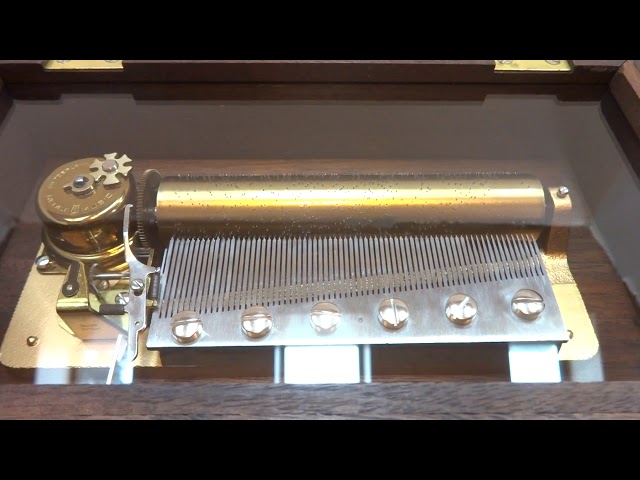 Vintage Reuge music box, Claire de Lune - YouTube