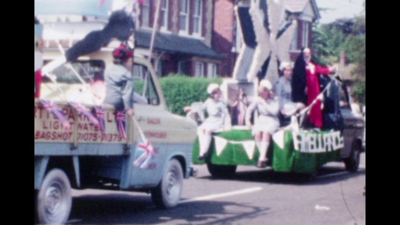 Silver Jubilee Event 1977 Grasmere Road, Lightwater. YouTube