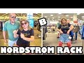 Примерки с Винсентом в Nordstrom Rack, он впервые в этом магазине