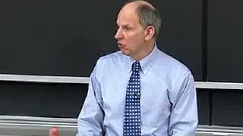 In the Classroom: First-Year Contracts with Professor Mark Pettit