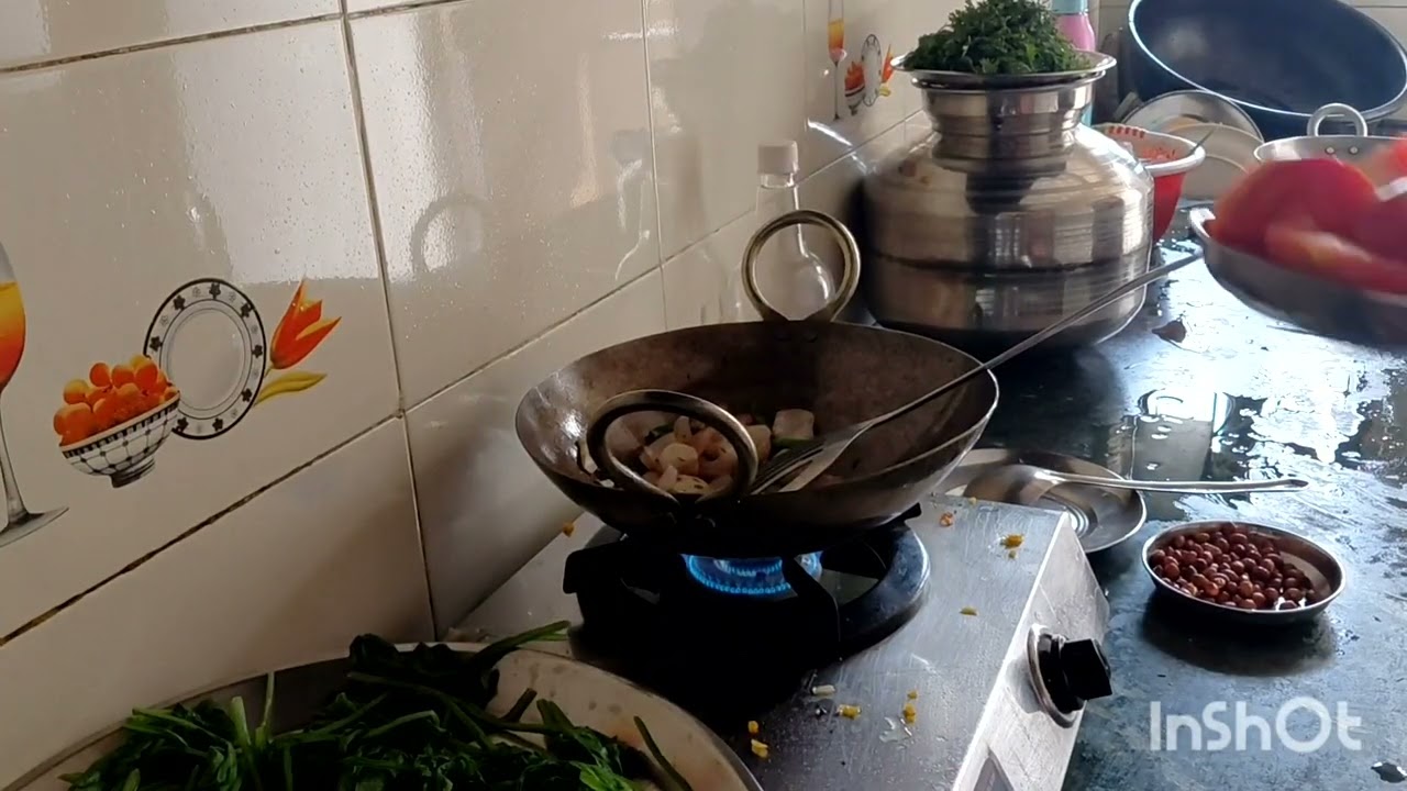 आज पालक पनीर बना है... 