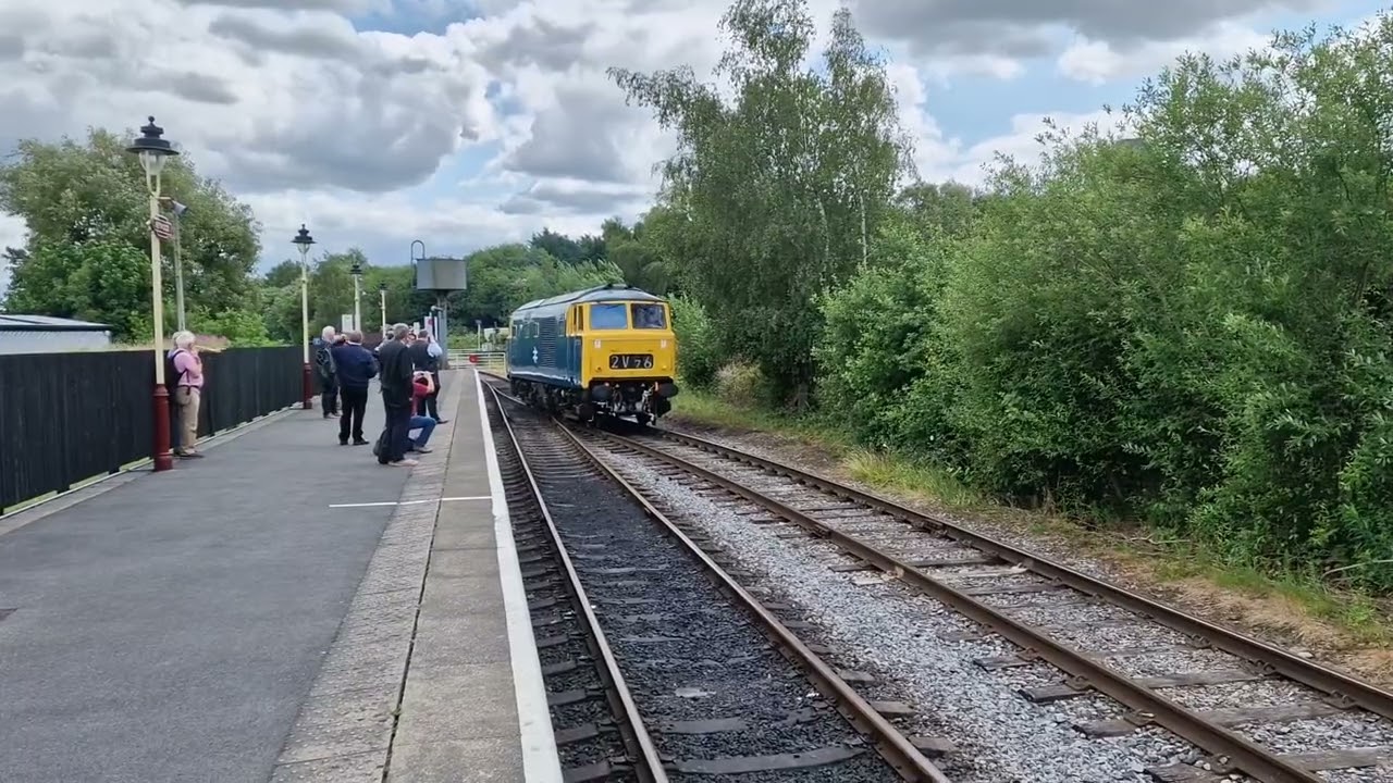 7076 running round at the E.L.R