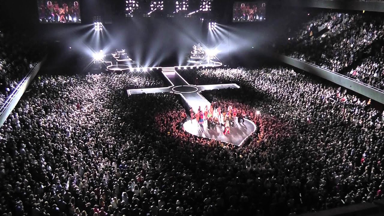 Madonna Rebel Heart Tour Ziggo Dome Amsterdam Spansh lesson spanking ...
