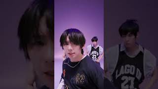 드디어 데뷔한 청량돌 '아홉' 첫 스춤 | STUDIO CHOOM ORIGINAL #shorts