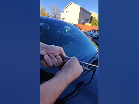 How to install windshield wipers blades on a Honda insight year 2022 #