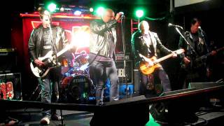 Vandaalit - Se On Peace Tai Tulee Turpaan