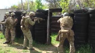 Тренировка украинского спецназа антитеррора в снаряжении Хофнер Тренировка украинского спецназа антитеррора в снаряжении Хофнер