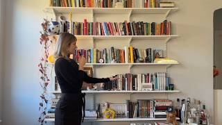 BOOKSHELF TOUR | everything that lives on my shelves