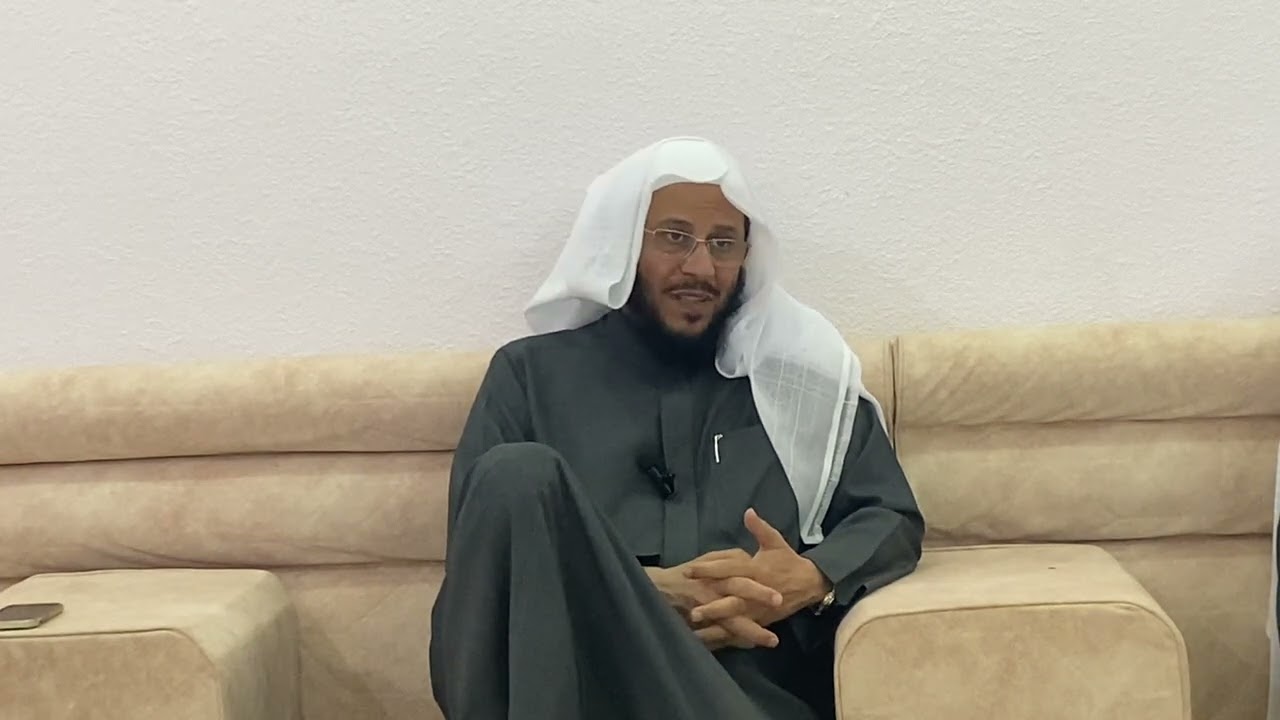 كلمة لفضيلة الشيخ عزيز بن فرحان العنزي في مجلس أبناء فهد القضاب بالقيصومة 