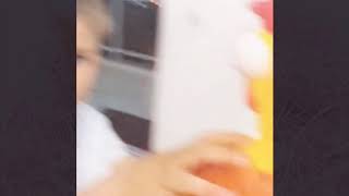 Fernandinho, Mamãe E A Galinha