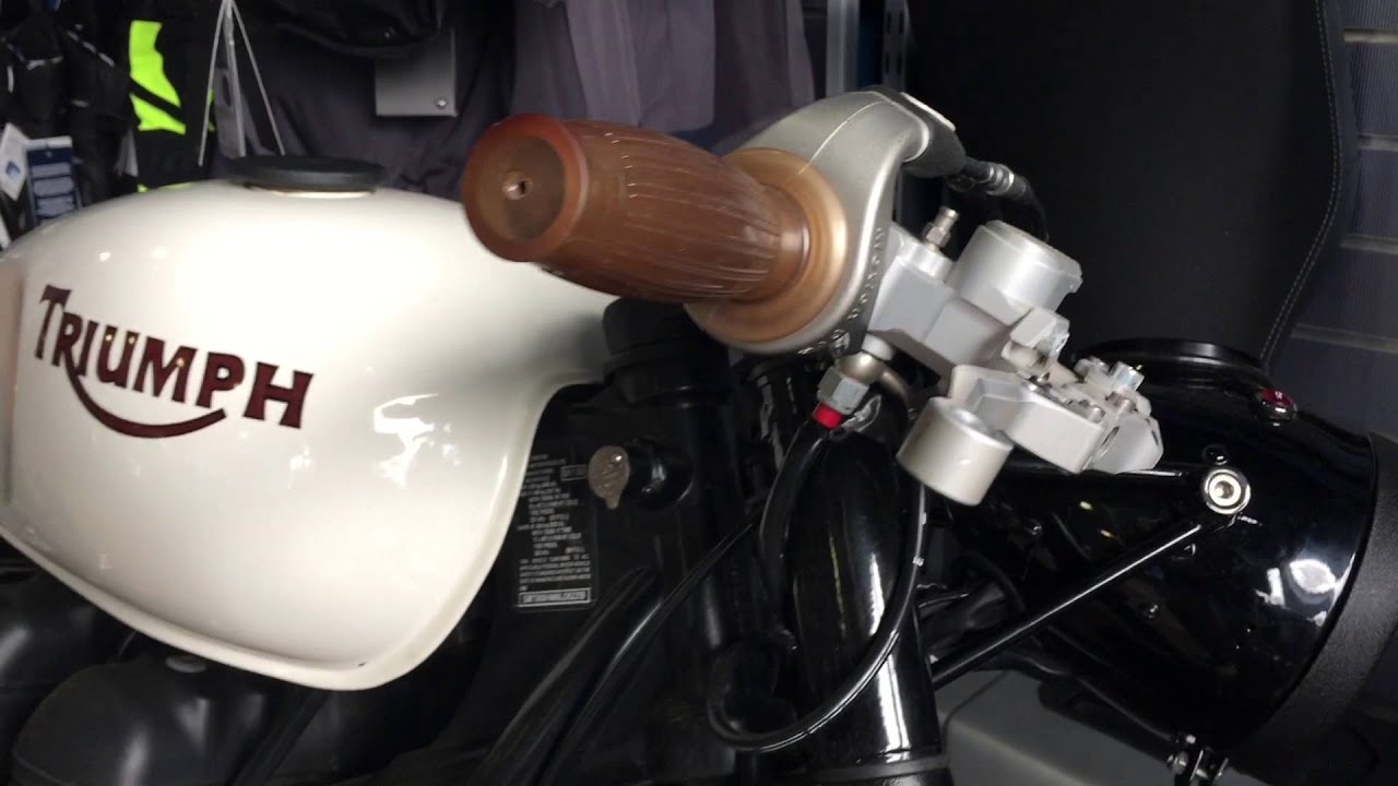 Triumph Custom Bonneville - DEUS EX MACHINA - YouTube