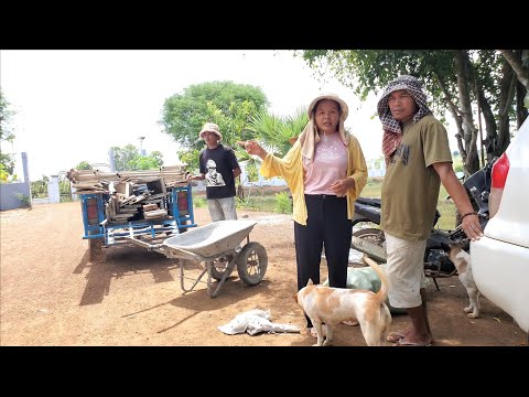 802. ពិនិត្យមើលស្នាដៃជាងជួសជលរបងផ្ទះលោកគ្រូ Life in the Cambodian Countryside